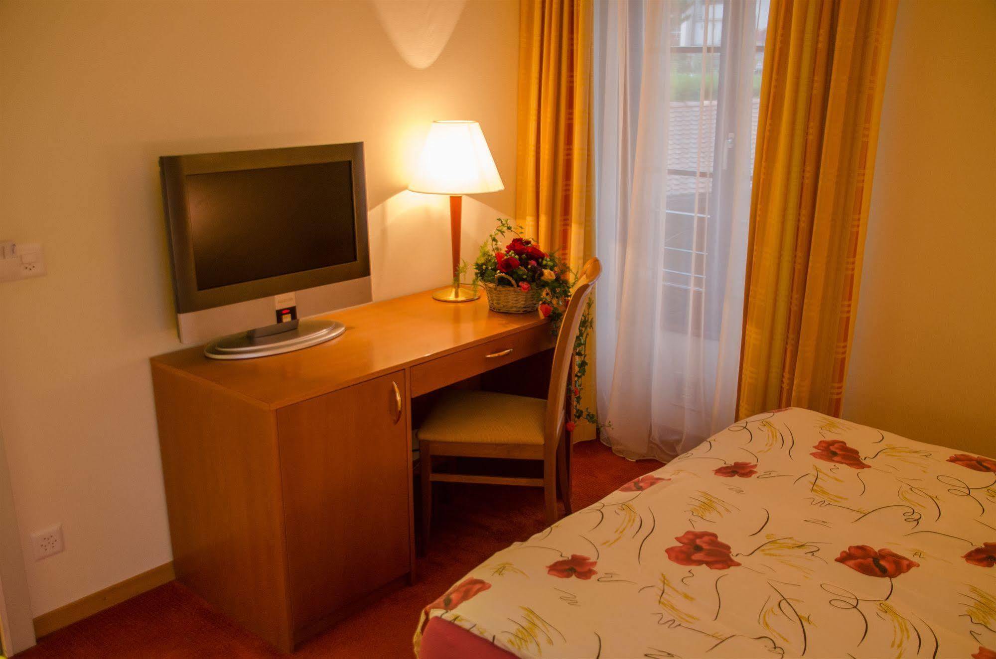 Auberge Communale A L'Union Gilly Eksteriør billede